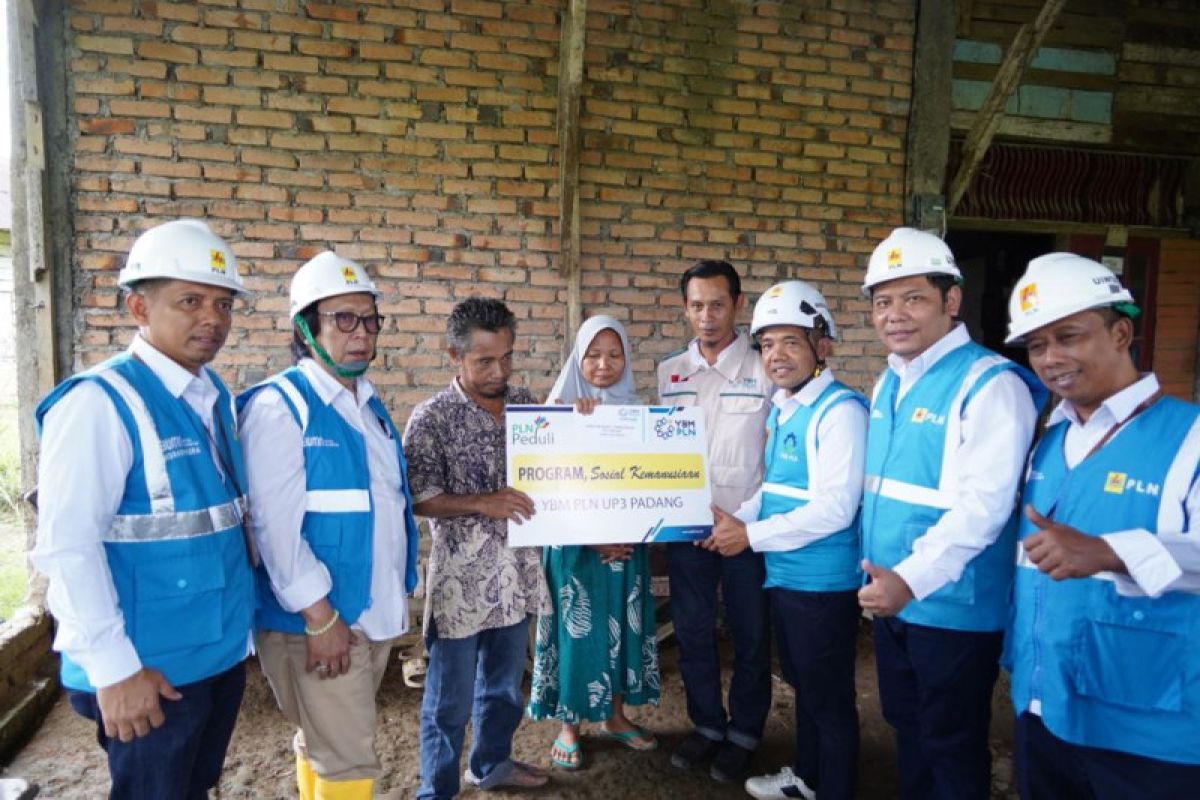 Berkat YBM PLN, rumah Elpisa tidak beralas tanah lagi