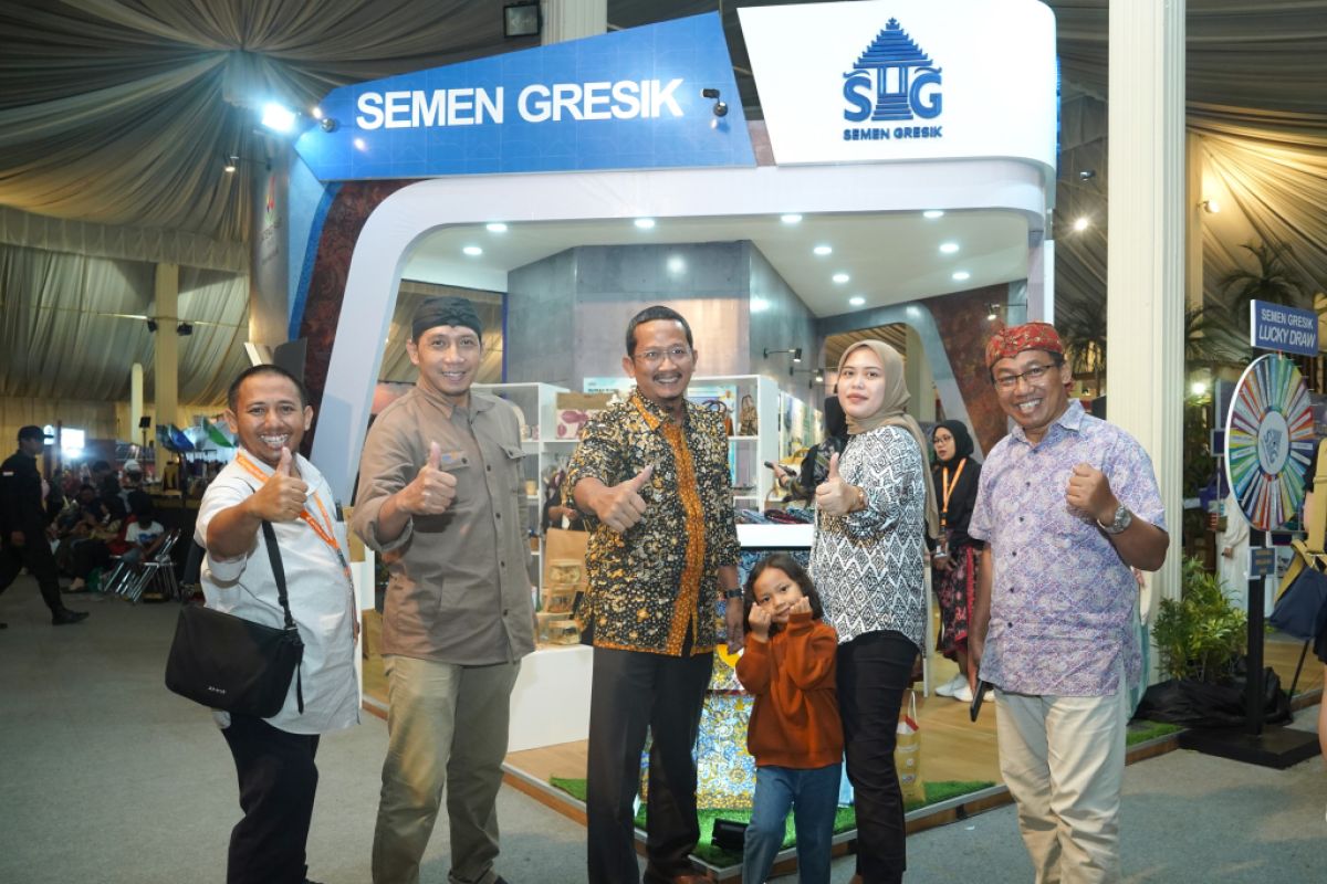 Produk UMKM binaan Semen Gresik laris manis di Jateng Fair