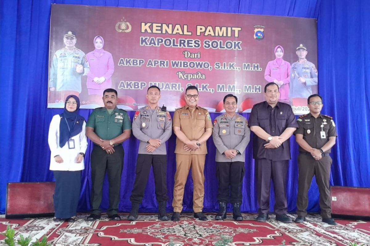 Bupati Solok hadiri serah terima jabatan Kapolres Solok Arosuka