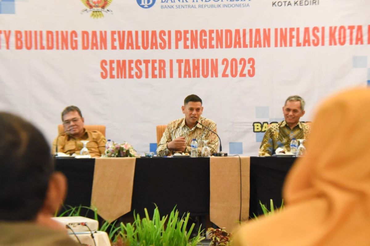 Pengendalian inflasi berimbas positifpada ekonomi Kediri Jatim