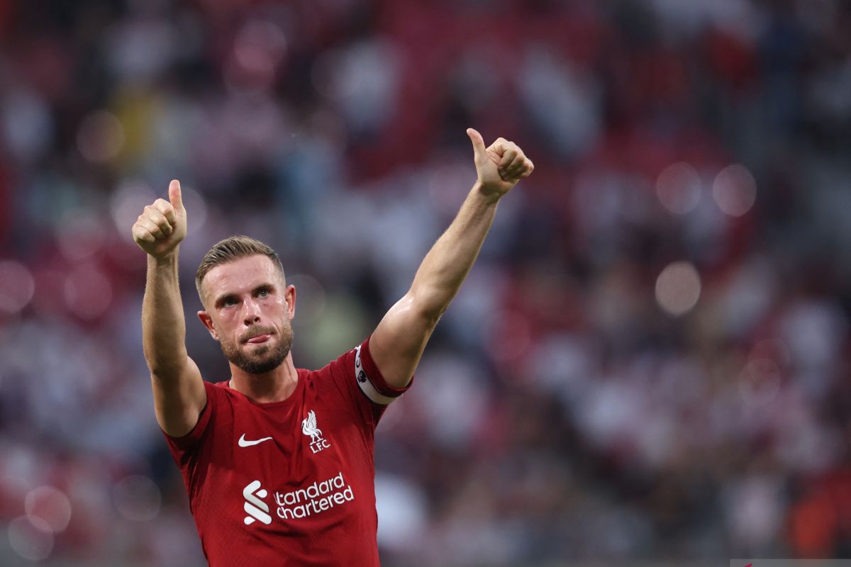 Kapten Liverpool Jordan Henderson dikabarkan bakal bereuni dengan Gerrard di Al Ettifaq