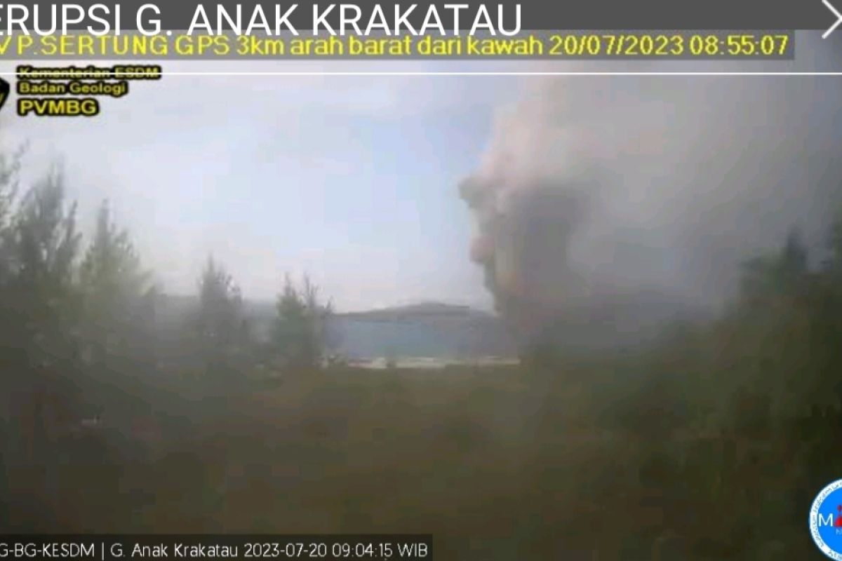 Gunung Anak Krakatau erupsi 3 kali