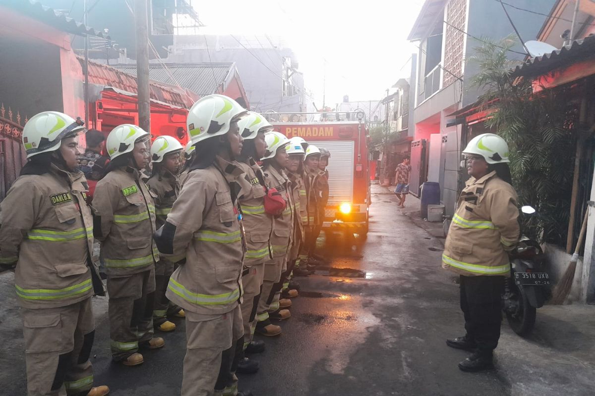 Tujuh rumah terbakar akibat arus pendek listrik