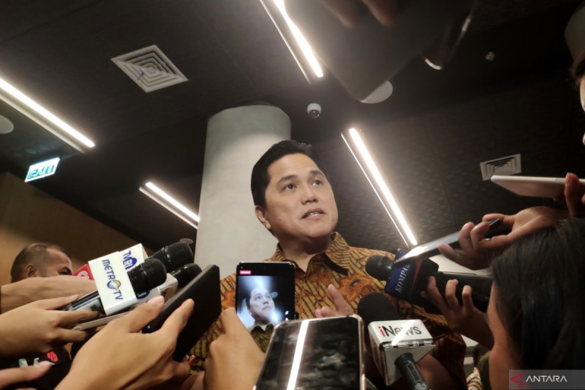 Menteri BUMN Erick ungkap pertemuan dengan Jokowi-Prabowo b