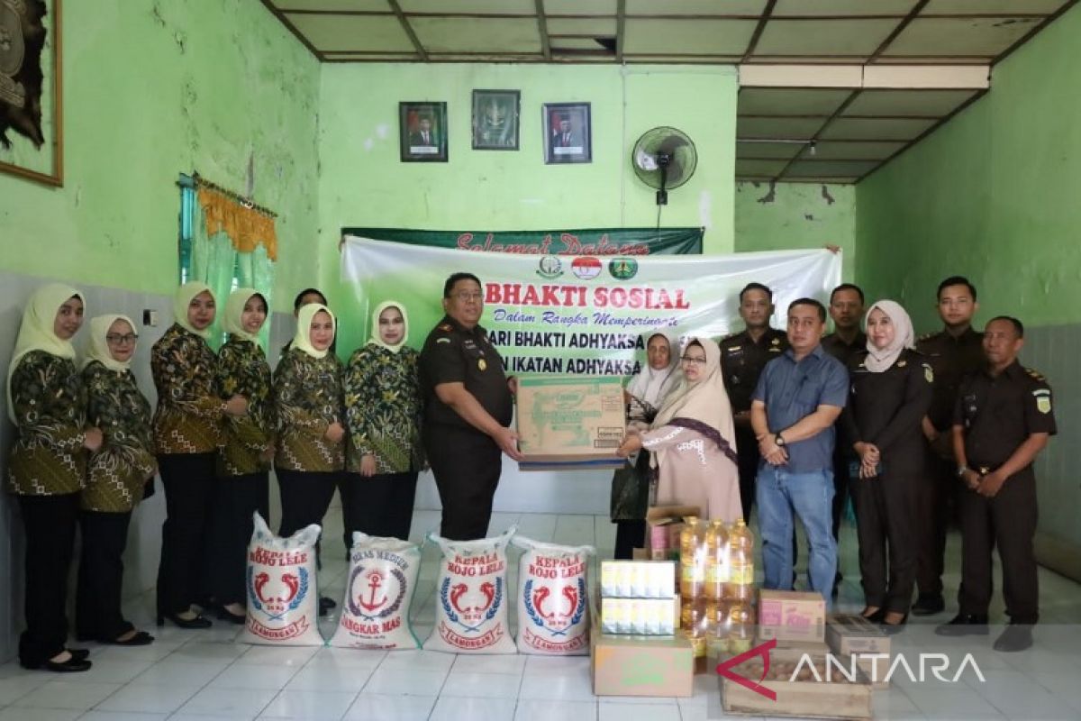 Kejari Batang selenggarakan baksos ke panti asuhan