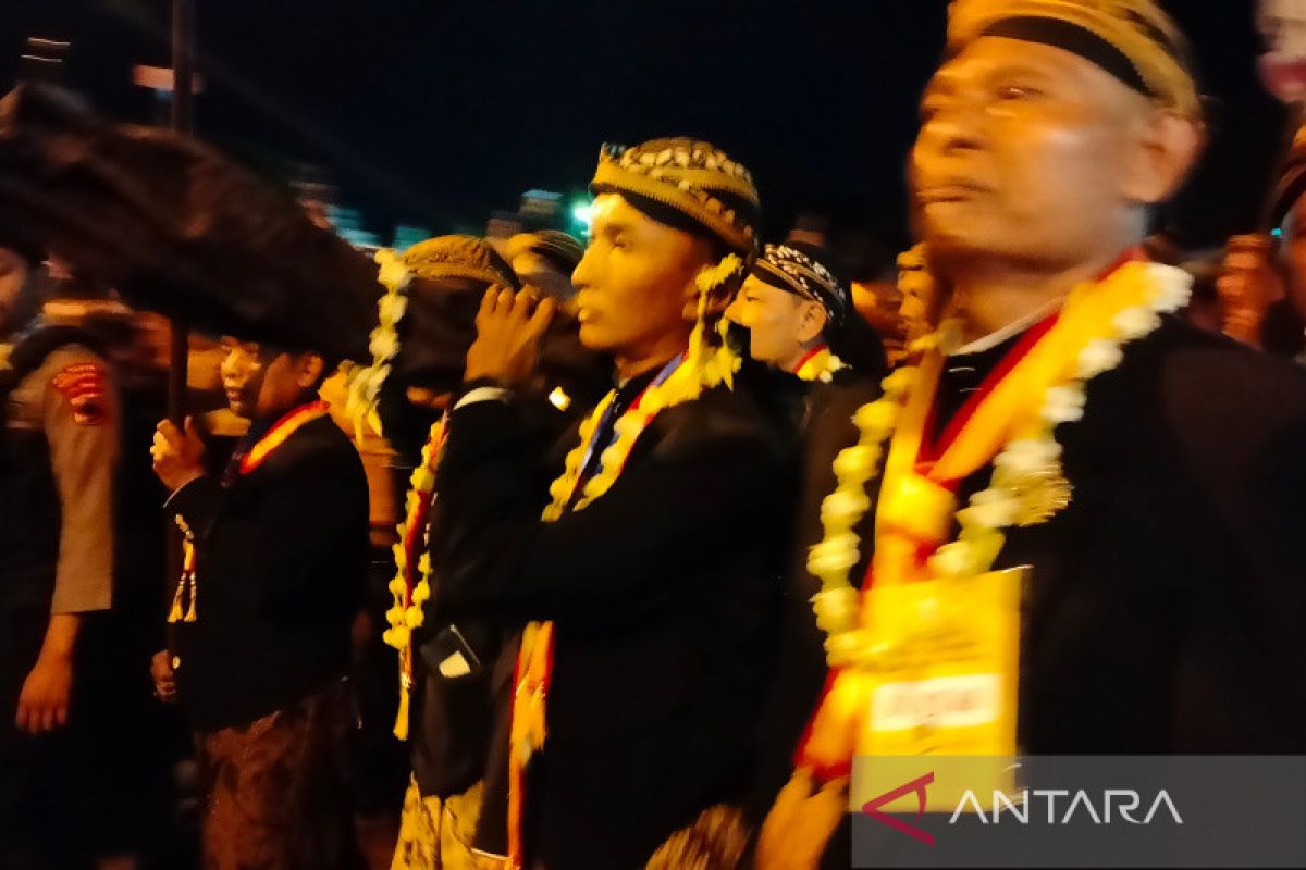 Keraton Surakarta gelar kirab tujuh pusaka pada malam 1 Sura