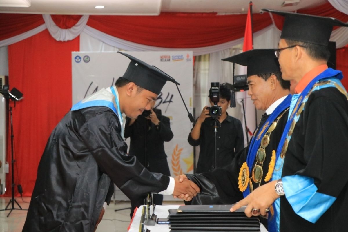 Gubernur Dorong Wisudawan UBT Jadi Mesin Penggerak Kemajuan Kaltara