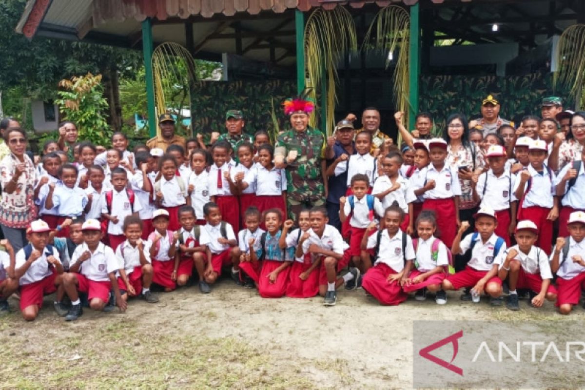 Polisi Biak sosialisasi pencegahan penyalahgunaan narkoba di kampung Mokmer