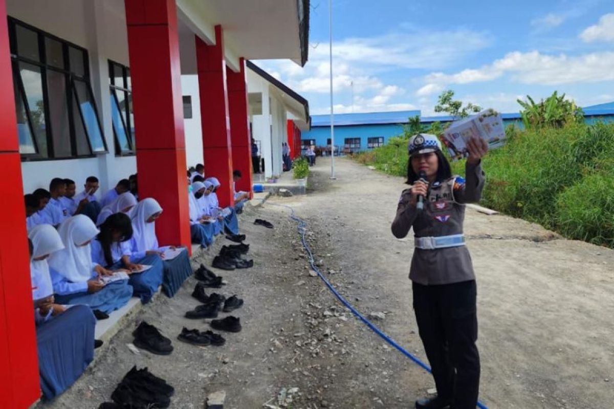 Polda Kaltara Berikan Penyuluhan Tertib Berlalu Lintas di Sekolah