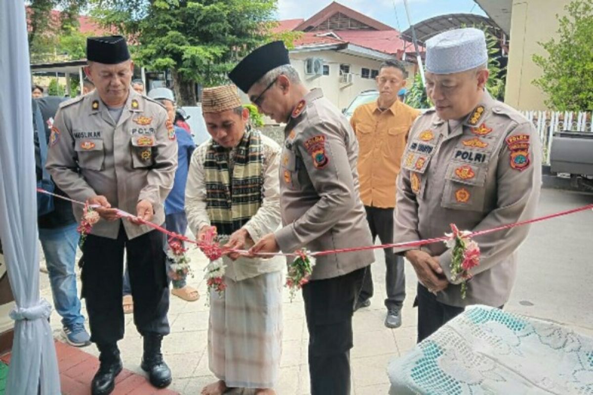 Kapolda  resmikan gapura dan pagar Masjid Nurul Jihad Polda Sulut