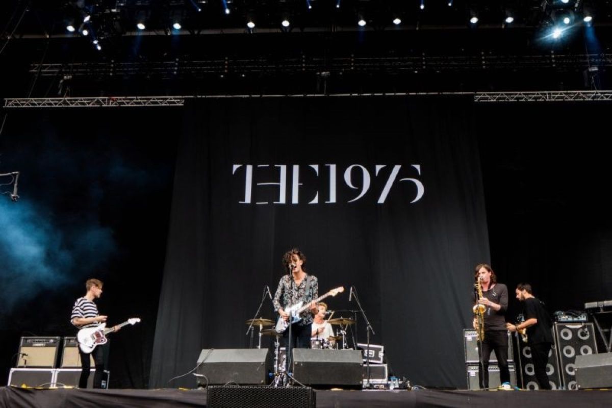 Malaysia hentikan konser musik "The 1975" gara-gara ciuman sesama jenis