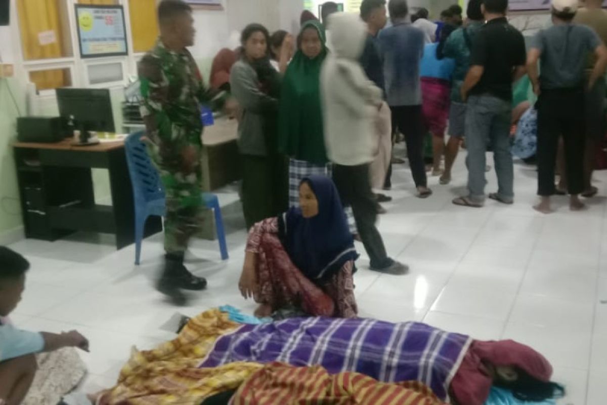 Basarnas evakuasi kapal penyeberangan di Buton Tengah Sultra yang tenggelam