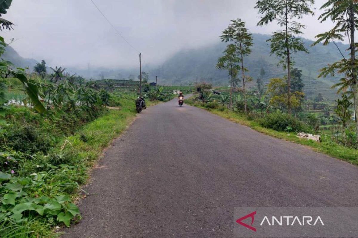 Pemkab Wonosobo tingkatkan kualitas  jalan ke objek wisata