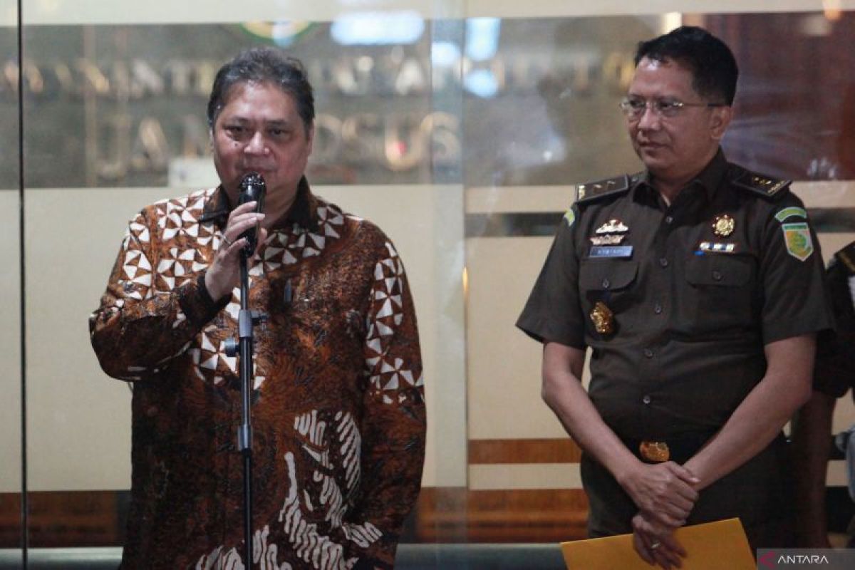 Penyidik Jaksa Agung dalami peran Airlangga Hartarto sebagai Menko saat migor langka