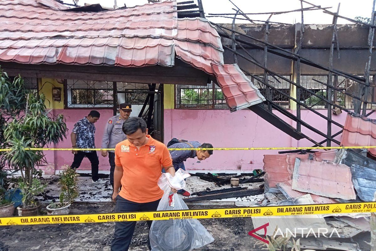 Murid SDN 9 Langkai terpaksa belajar di ruang perpustakaan usai kebakaran