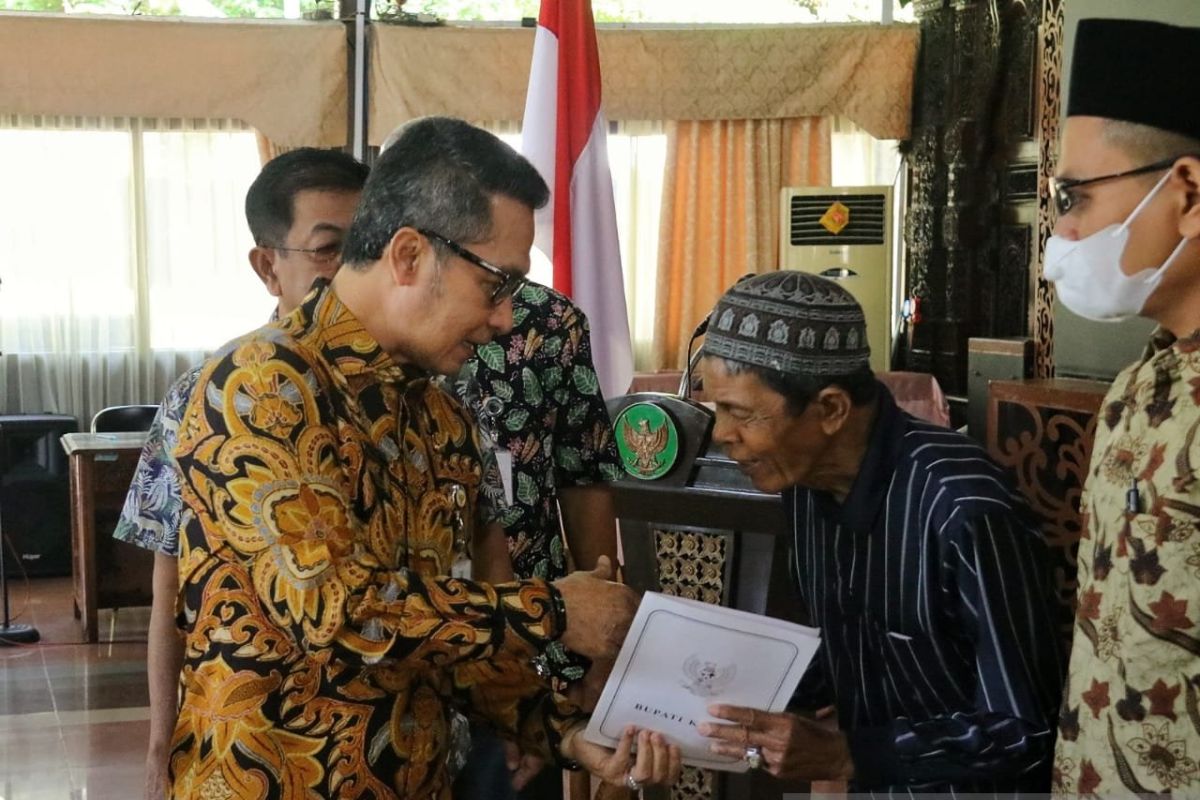 Pemkab Kudus komitmen naikkan nilai bantuan biaya  pemakaman