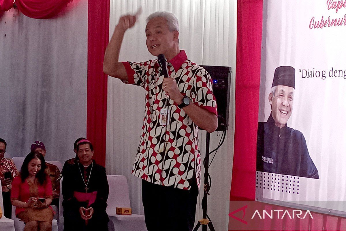 Ganjar tegas larangan pungli di sekolah, Jatim ikut bergerak