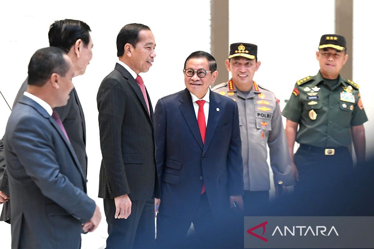 Jokowi akan membahas soal mobil listrik dengan para CEO di China