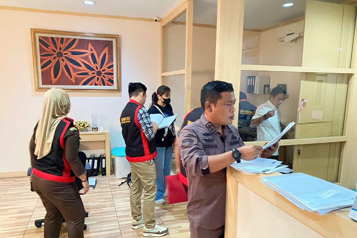 Kejari Jakbar geledah dua perusahaan diduga korupsi pengadaan barang