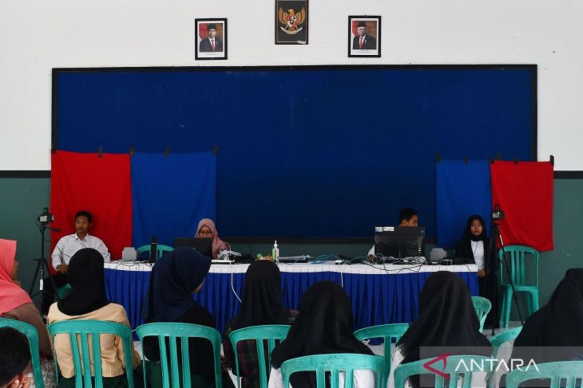 Dispendukcapil Madiun "jemput bola" rekam e-KTP ribuan pemilih pemula