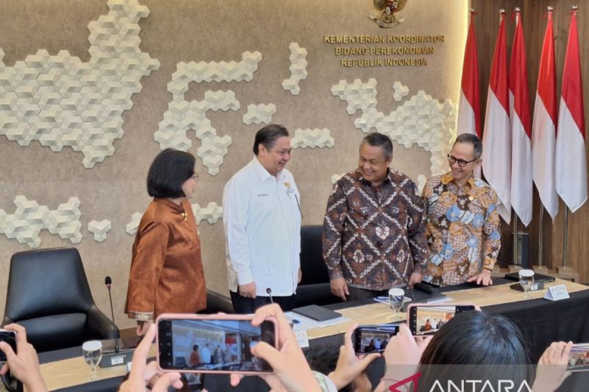 OJK beri arahan seluruh direksi bank tentang aturan baru DHE SDA