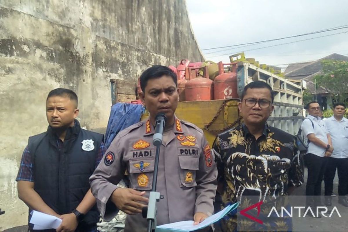 Polda Sumut tangkap pengoplos tabung gas elpiji subsidi 3 kg  