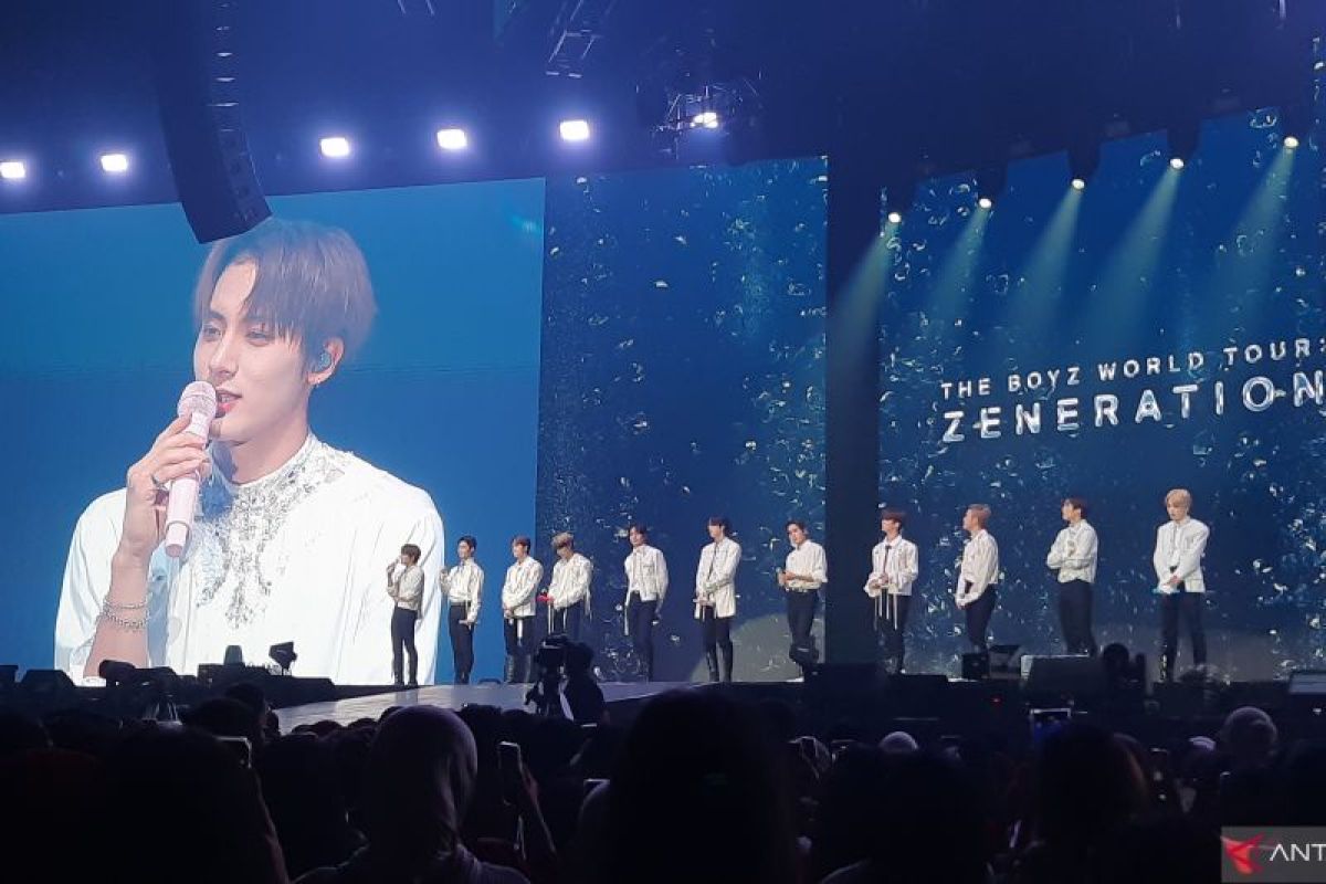 THE BOYZ tampil kembali di Jakarta, kali ini bersama Eric