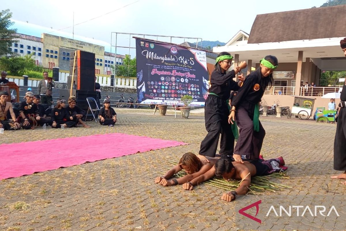 Pendekar silat berkumpul di Palabuhanratu unjuk keahlian