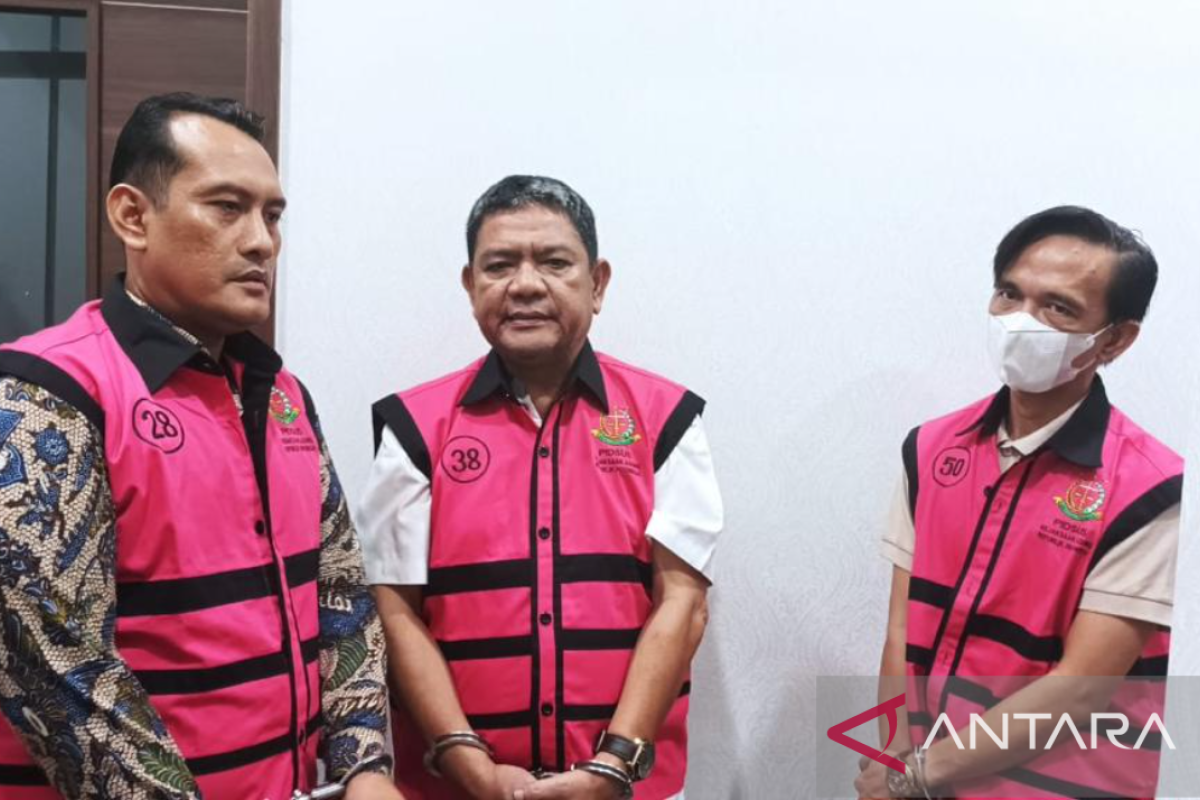 Kejagung dan Kejati Bengkulu amankan DPO korupsi dana BOK Kaur2022