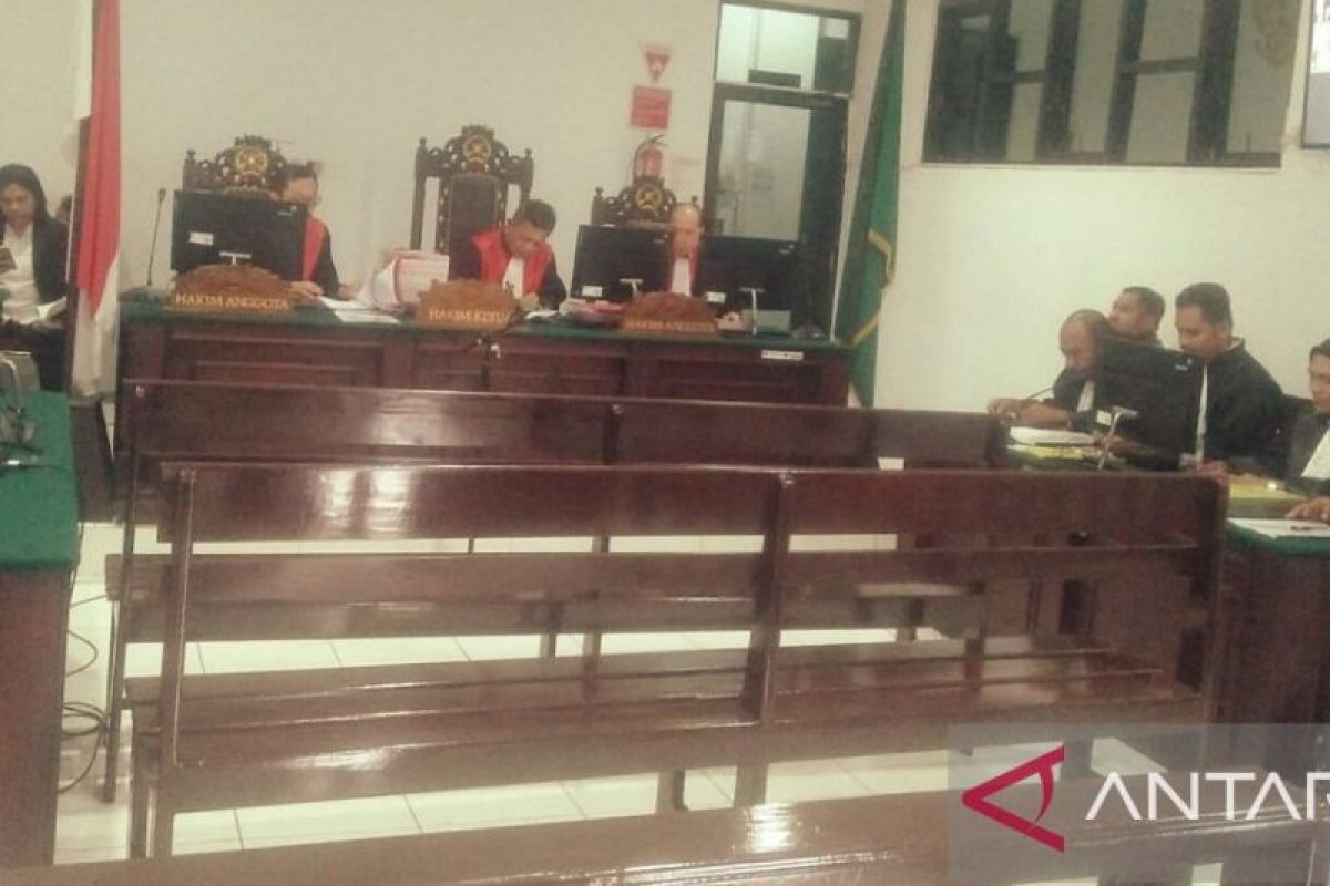 JPU Kepuluan Aru tuntut tiga terdakwa dugaan korupsi empat tahun