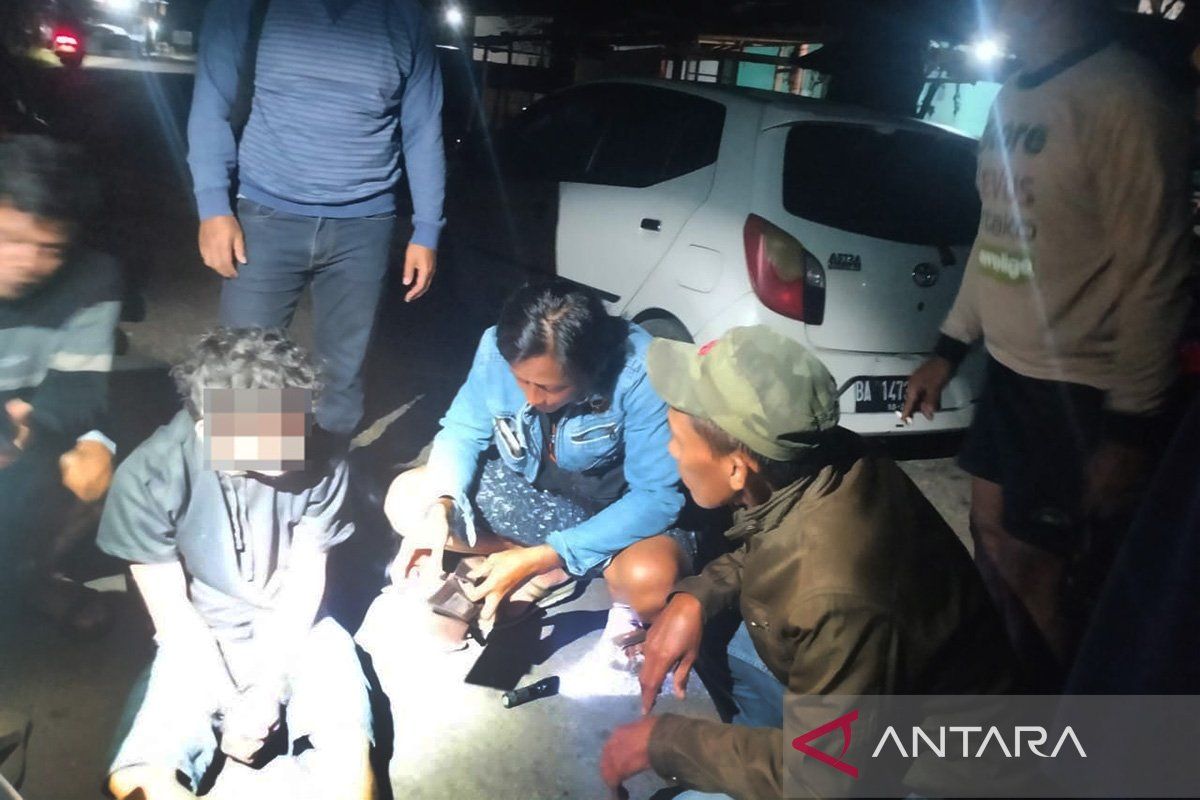 Polres ringkus dua pengedar sabu atas laporan warga di Jumat curhat