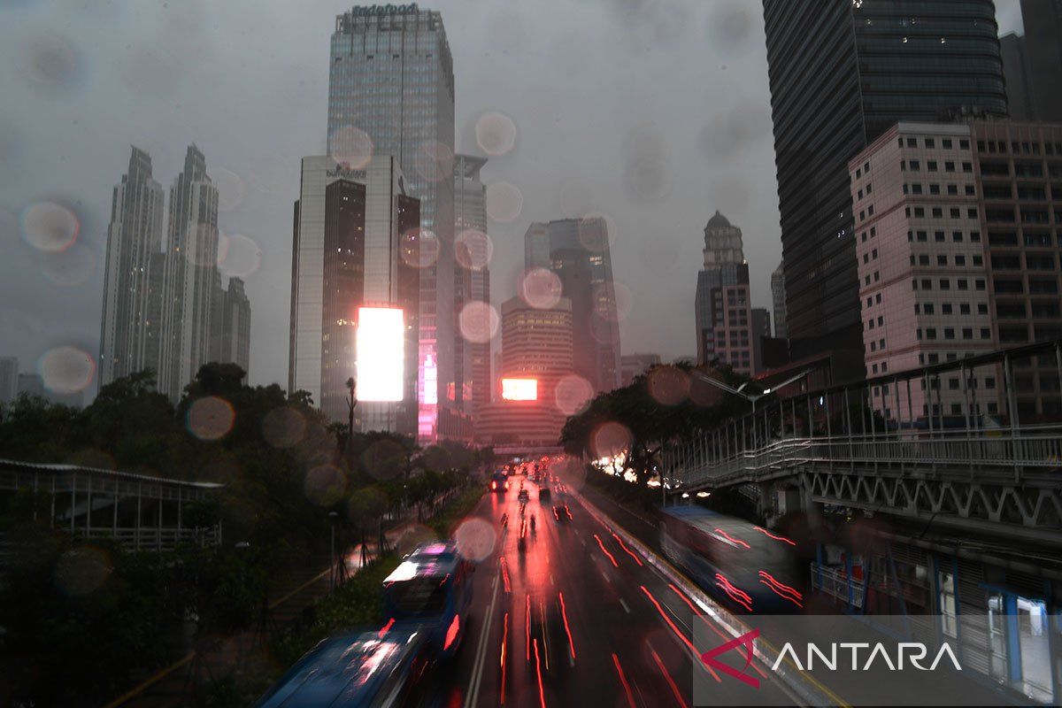 Jakarta diprakirakan hujan pada Rabu malam