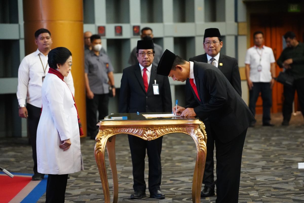 Megawati lantik Amarulla Octavian sebagai Wakil Kepala BRIN