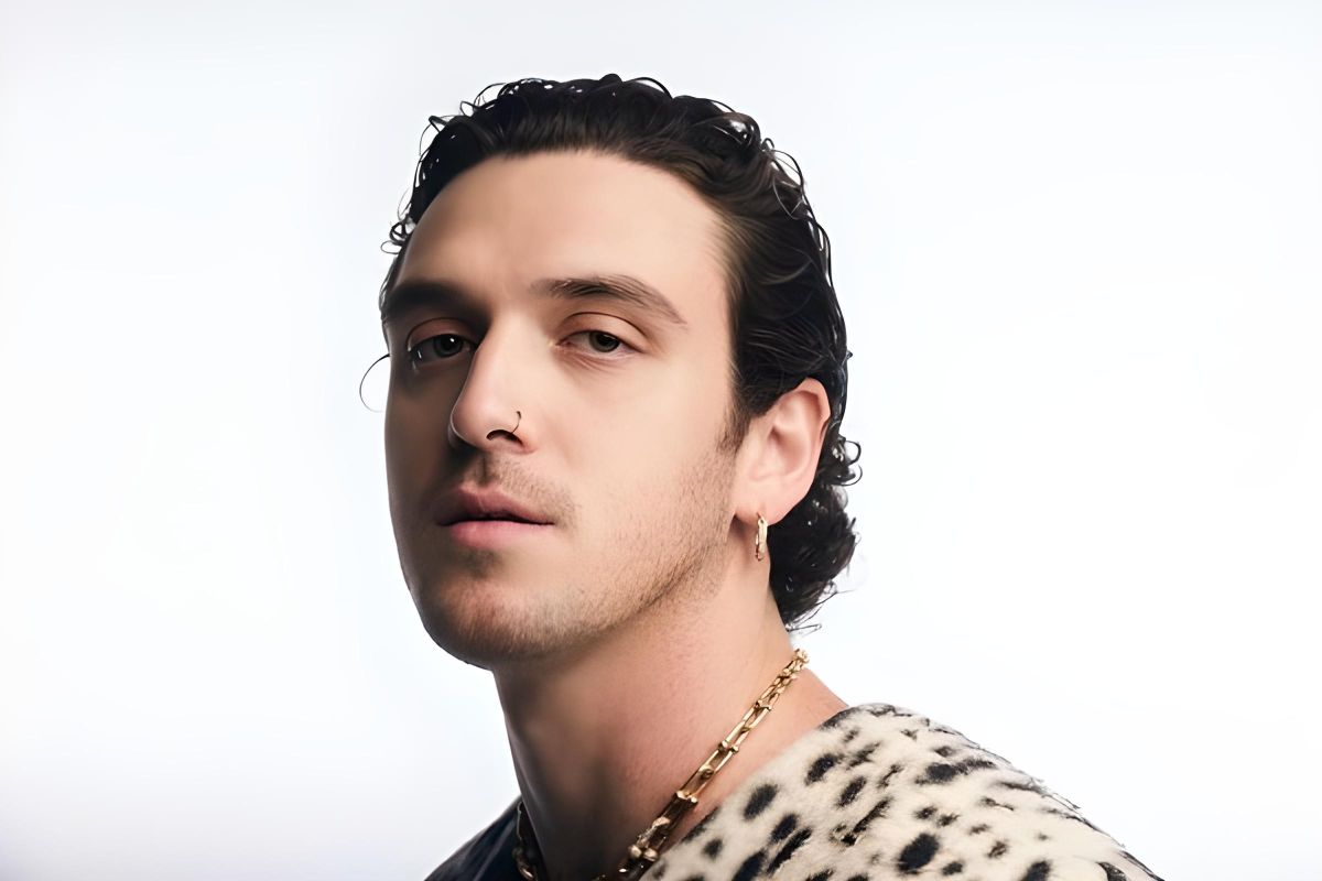 Lauv kembali rilis lagu penuh cinta bertajuk "Love U Like That"