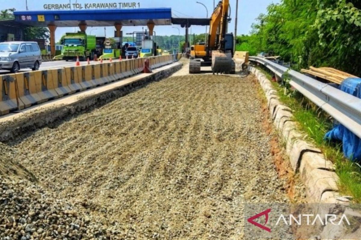 Empat titik jalan Tol Jakarta-Cikampek diperbaiki