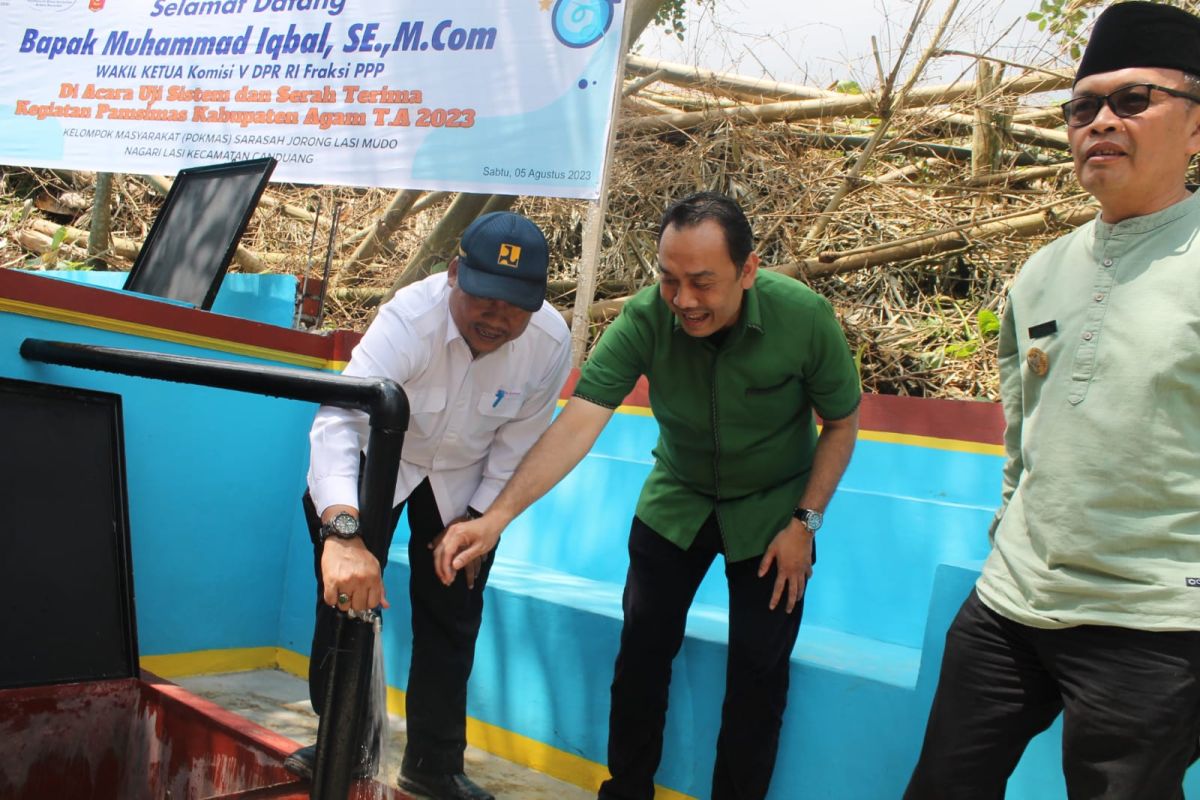 Fasilitasi pengadaan air bersih Gunung Marapi Agam