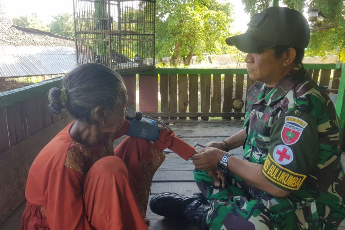 Satgas TMMD Kodim beri layanan kesehatan "door to door"