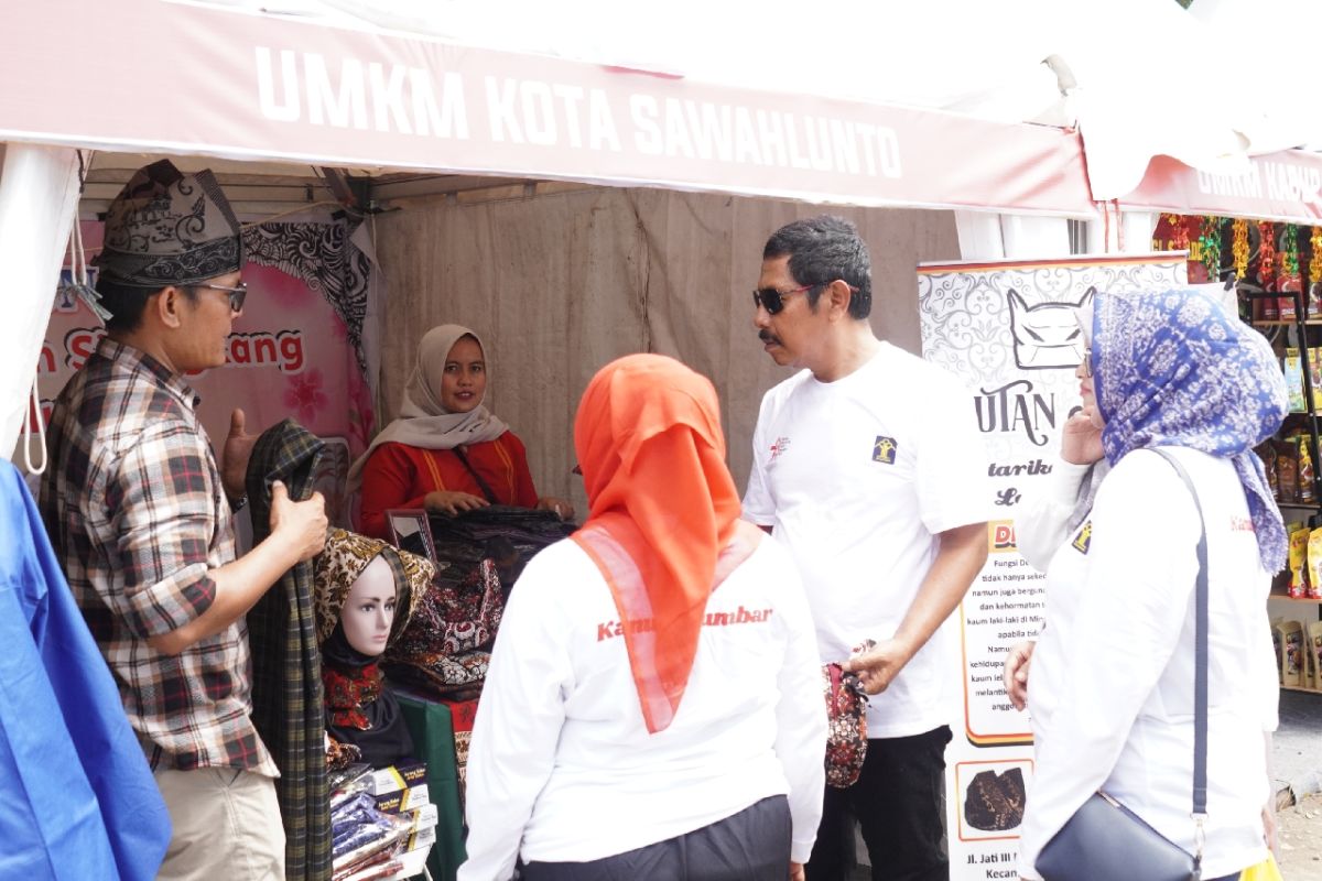 Beragam produk UMKM "mejeng" di Legal Expo Kemenkumham Sumbar