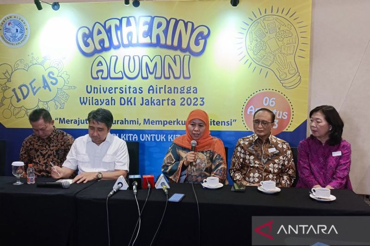 Khofifah imbau alumni Unair lebih bersuara