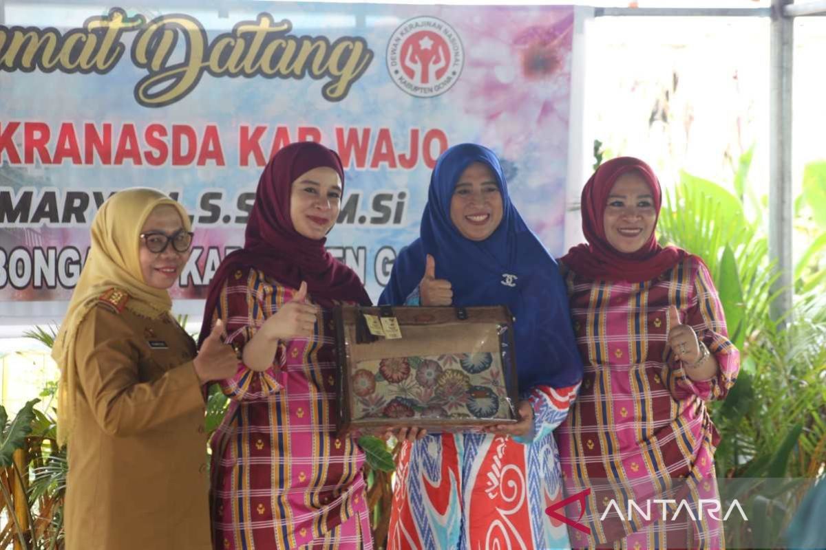 Pemkab Gowa hadirkan tenun Sutra "Cora Labba" di Expo Dekranasda Kreatif