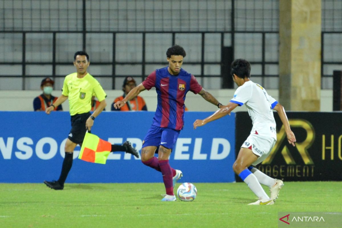 Pertandingan Kashima AtlersU-18 tahan lawan Barcelona U-18  skor 1-1