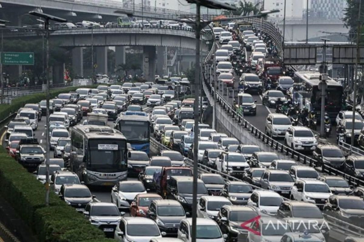 Legislator usul kenaikan pajak kendaraan bermotor untuk atasi polusi udara