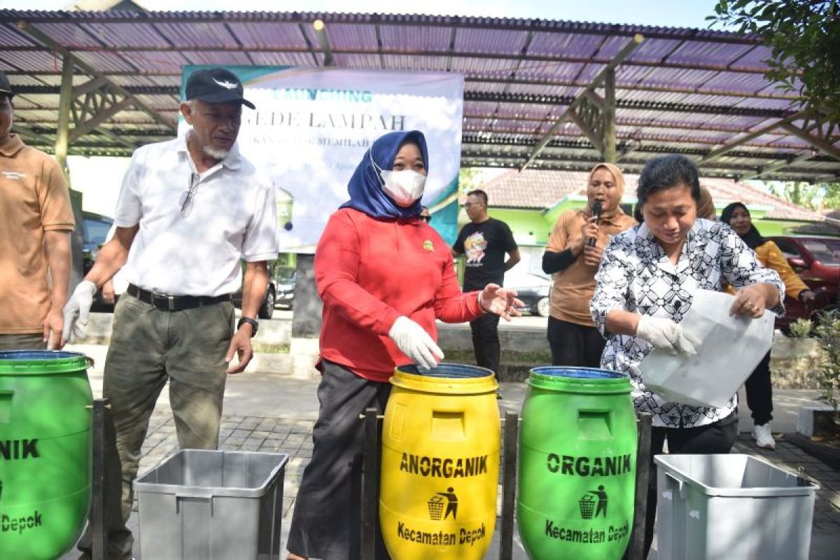 Bupati Sleman meluncurkan Program Gede Lampah atasi masalah sampah