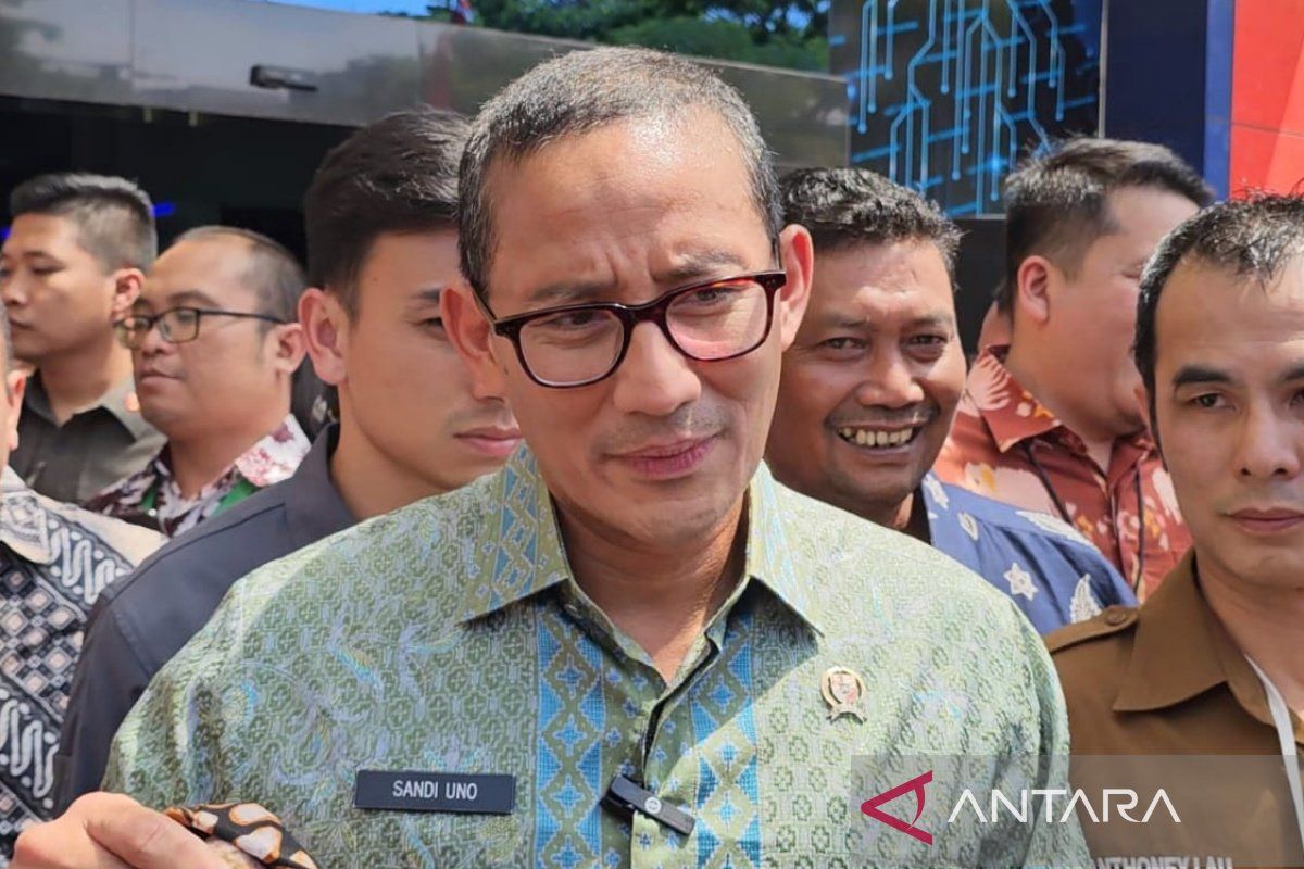 Sandiaga evaluasi penyelenggara Miss Universe Indonesia