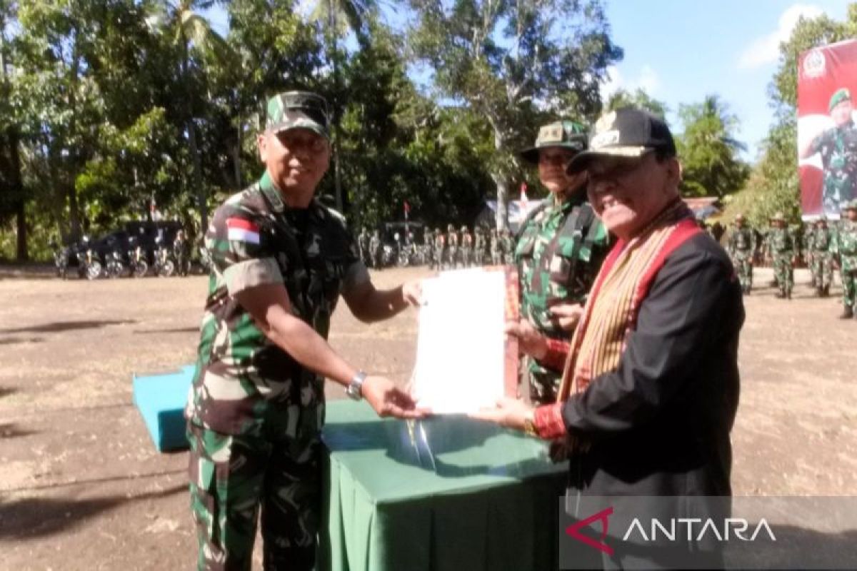 TNI serahkan bangunan sekolah hasil TMMD ke-117 kepada Bupati Kupang