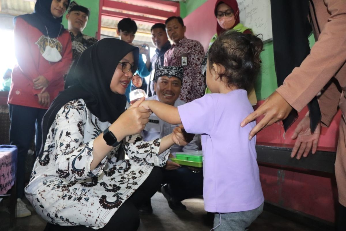 350 balita malnutrisi akut di Banyuwangi dapat bantuan makanan bergizi dari OASE-KIM