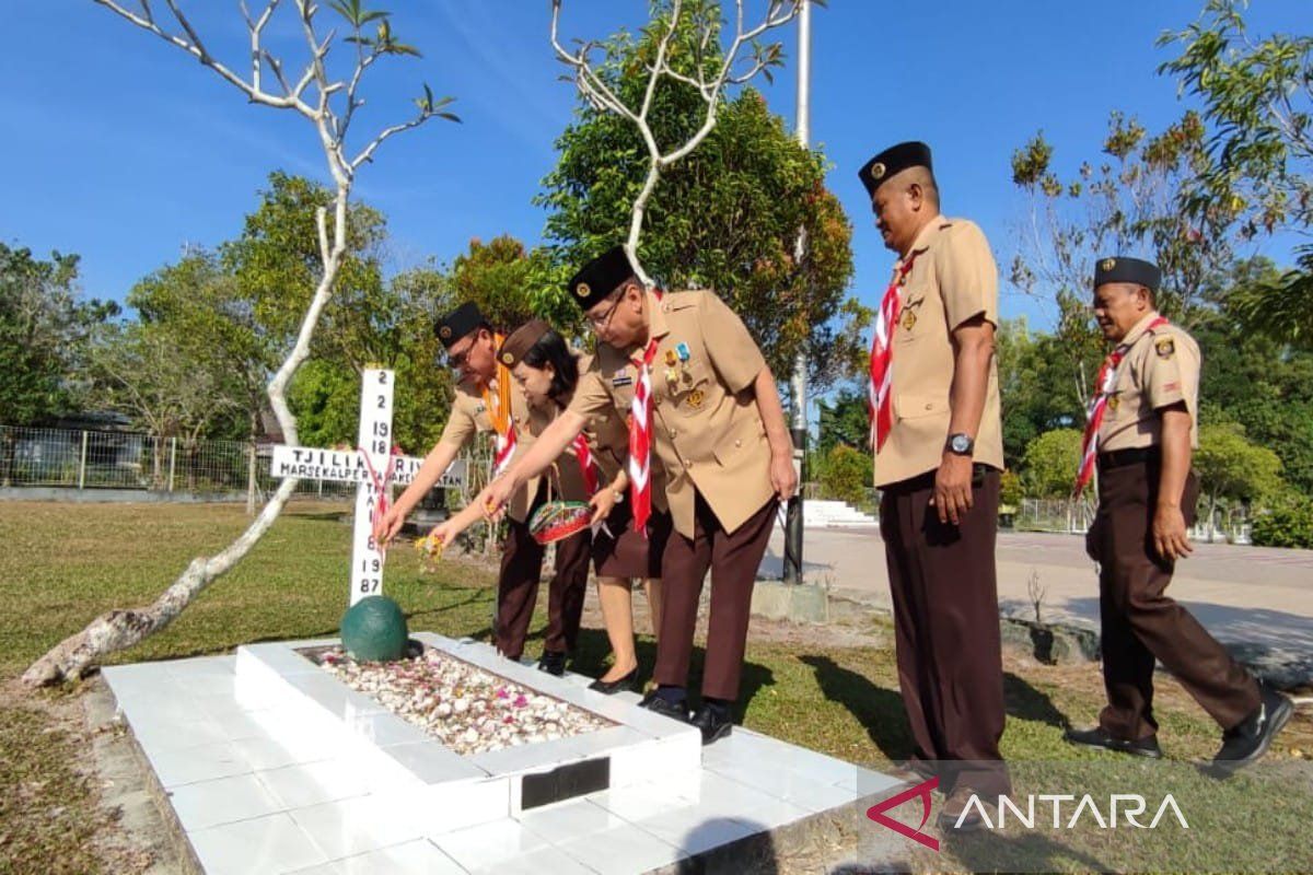 Kwarda Pramuka Kalteng ziarah ke makam pahlawan