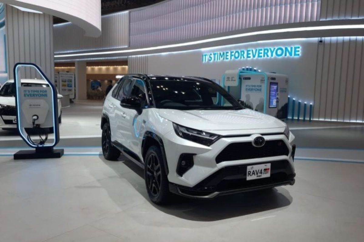 All New RAV4 GR Sport PHEV mulai dipasarkan, berapa harganya?