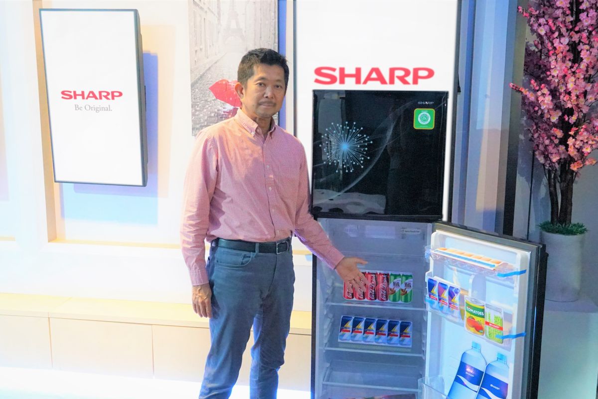 Sharp Indonesia torehkan sejarah baru melalui produksi Lemari Es ke-25 juta unit