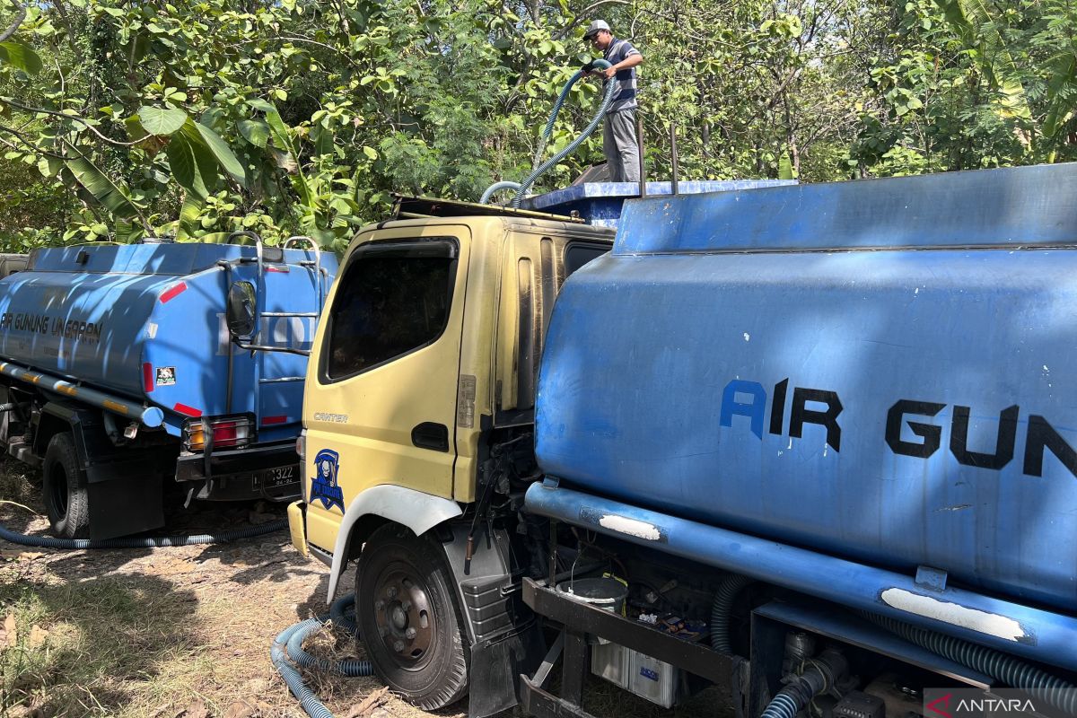 Atasi krisis air bersih, Gubernur Jateng ajak warga memanen hujan